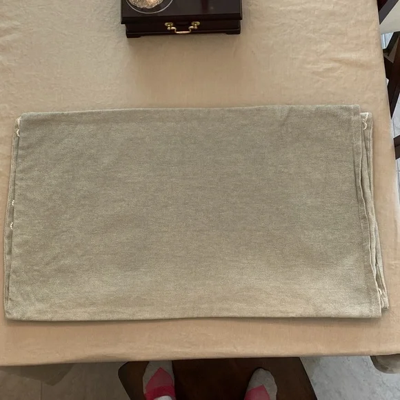 Set of Two King Size Jacquard Floral Pillow Shams - Picture 3 of 5